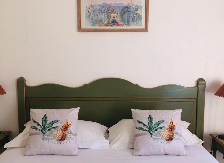 プールビュースタンダードルーム, Hôtel Jas Neuf