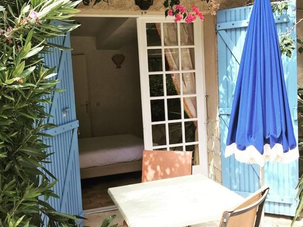 プールビュースタンダードルーム, Hôtel Jas Neuf