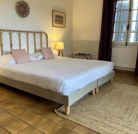 プールビュースタンダードルーム, Hôtel Jas Neuf