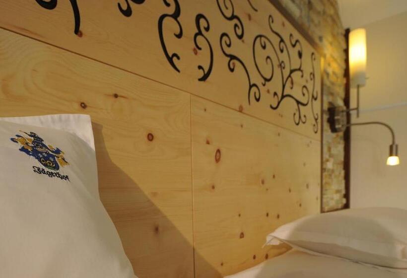 غرفة سوبيريور, Jägerhof