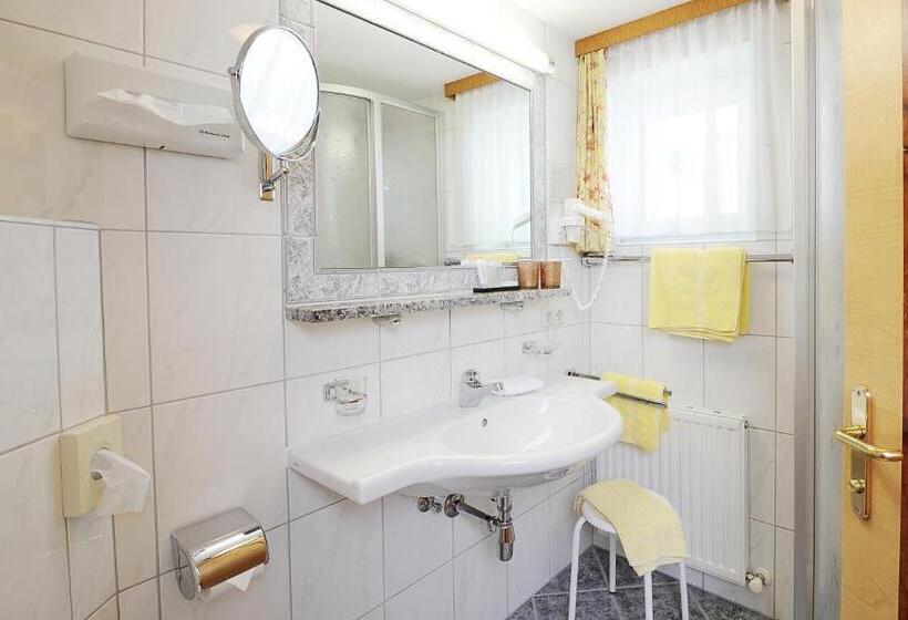 غرفة إقتصادية فردية, Jägerhof