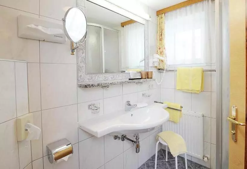 اتاق اکونومی یک تخته, Jägerhof