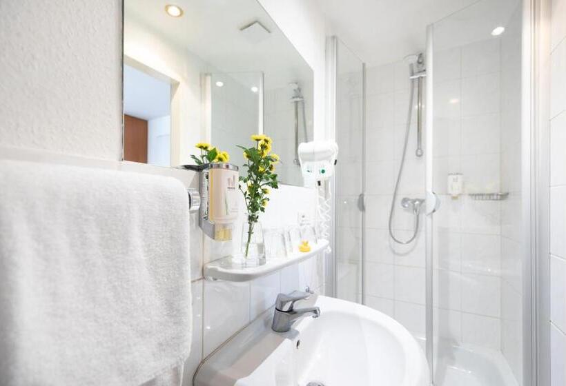 غرفة قياسية رباعية, Garden Bremen