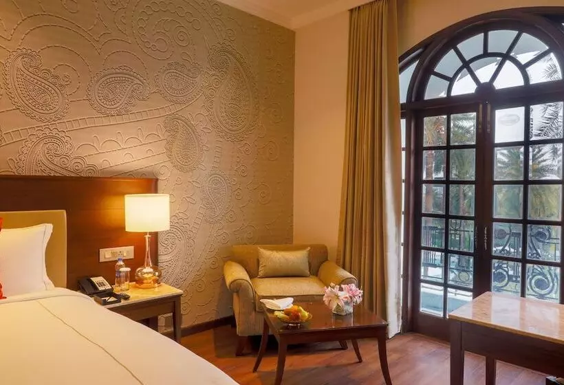 プールの見えるスーペリアルーム, Taj Mahal, Lucknow