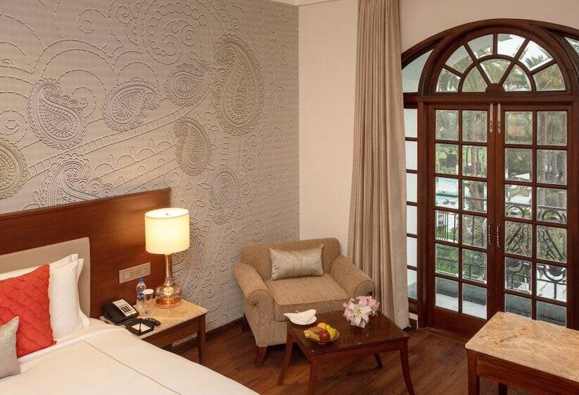 Номер Superior Вид на Бассейн, Taj Mahal, Lucknow