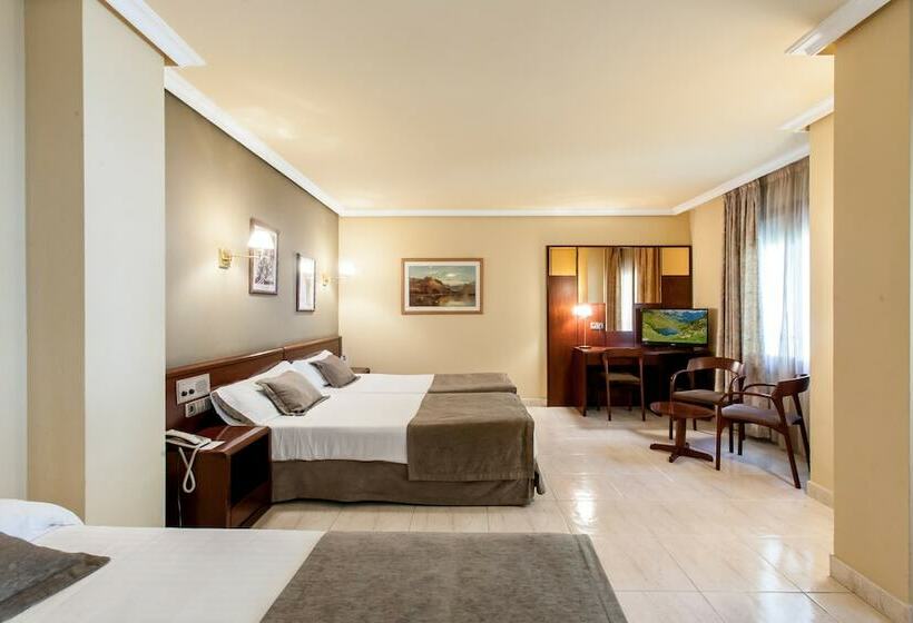 اتاق استاندارد سه نفره, YOMO Imperial