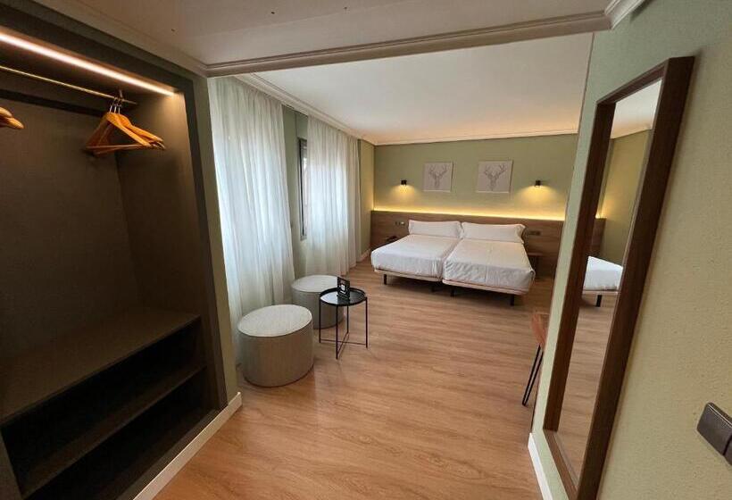 اتاق لوکس, YOMO Imperial