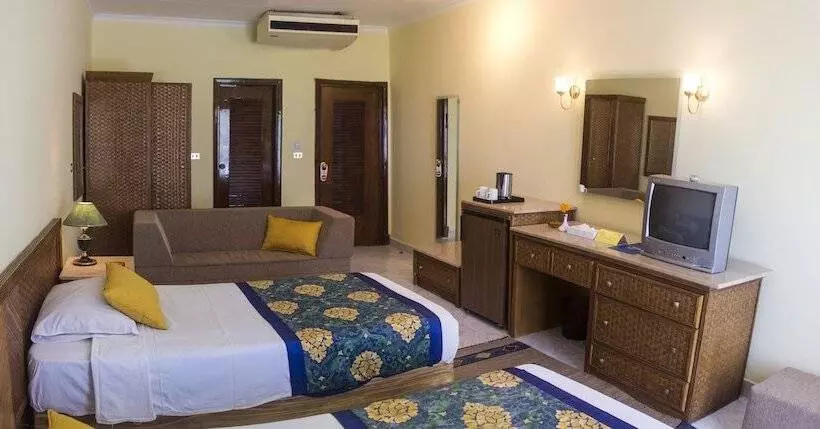 اتاق استاندارد با چشم‌انداز دریا, Lotus Bay Resort
