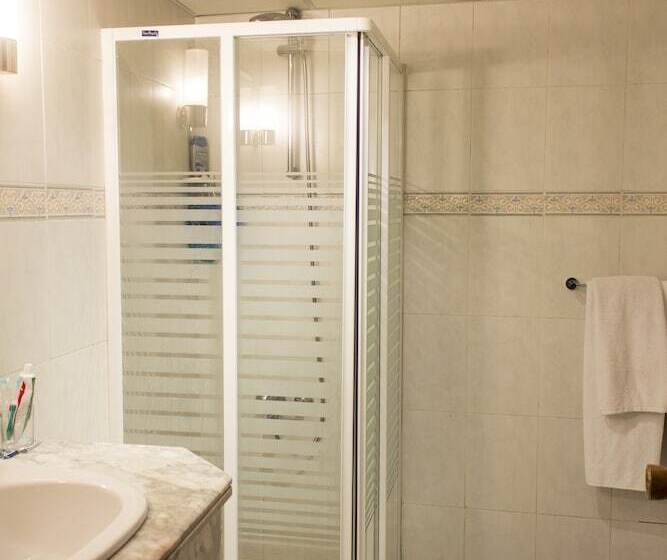 اتاق استاندارد با چشمانداز دریا, Lotus Bay Resort