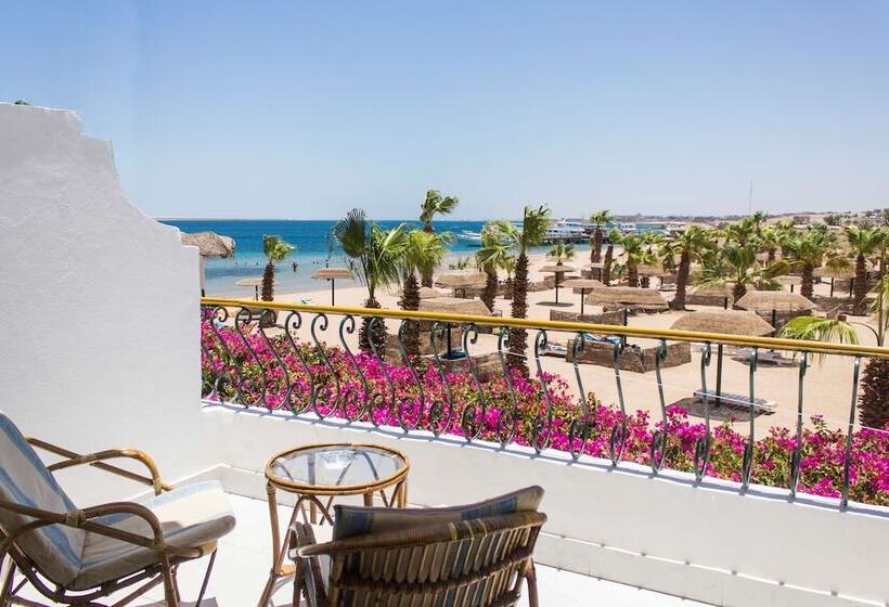 اتاق استاندارد با چشمانداز دریا, Lotus Bay Resort