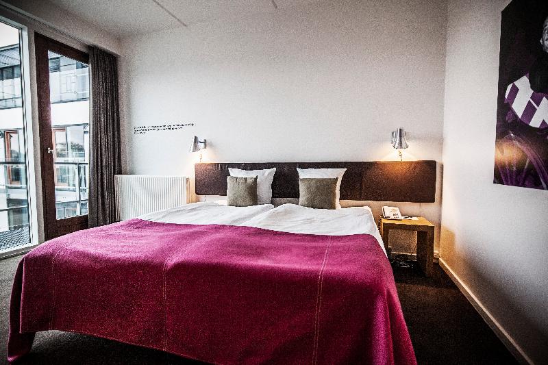 اتاق استاندارد با چشم‌انداز دریا, Lotus Bay Resort