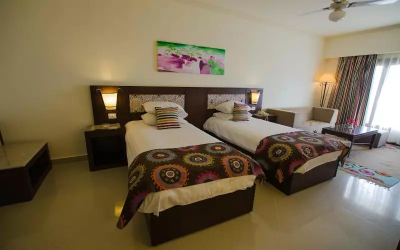 اتاق لوکس, Lotus Bay Resort