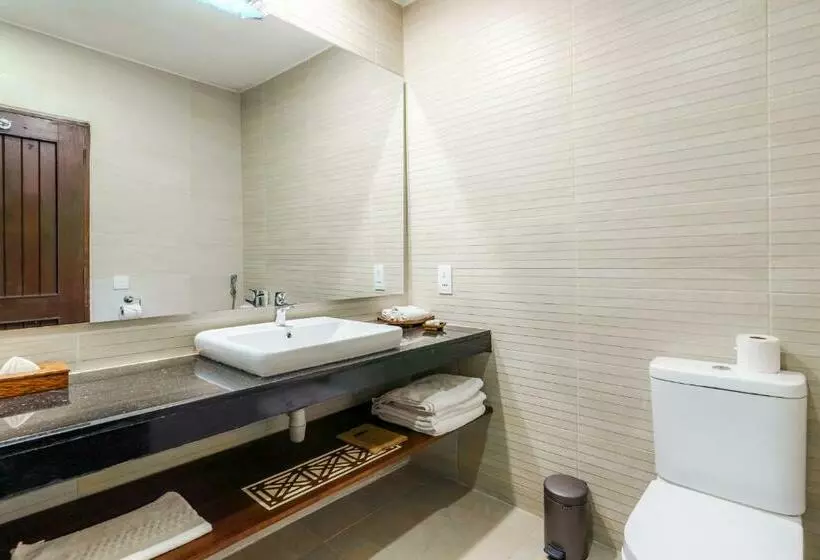اتاق لوکس با چشم‌انداز دریا, Southern Palms Beach Resort