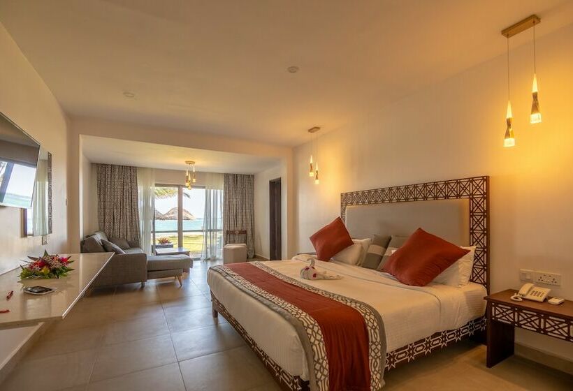 اتاق لوکس با چشم‌انداز دریا, Southern Palms Beach Resort