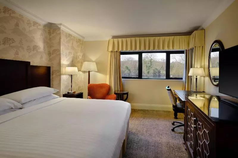 Superior-huone King-vuode, Delta Hotels By Marriott St Pierre Country Club