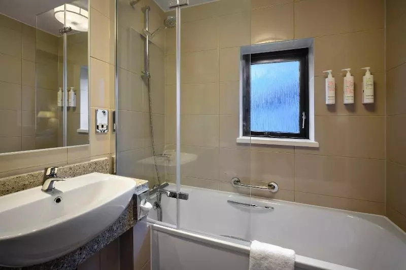 Superior-huone King-vuode, Delta Hotels By Marriott St Pierre Country Club