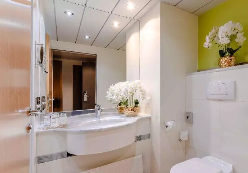اتاق استاندارد, Plaza Premium Wien