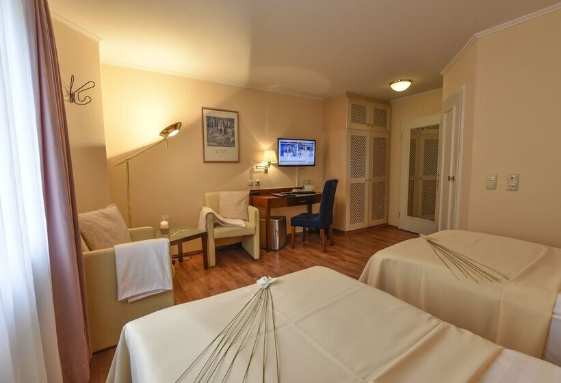 غرفة قياسية ثلاثية, Atrium Hotel Amadeus