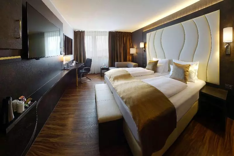 キングサイズベッドのスタンダードルーム, Best Western Plus Plaza Hotel Darmstadt