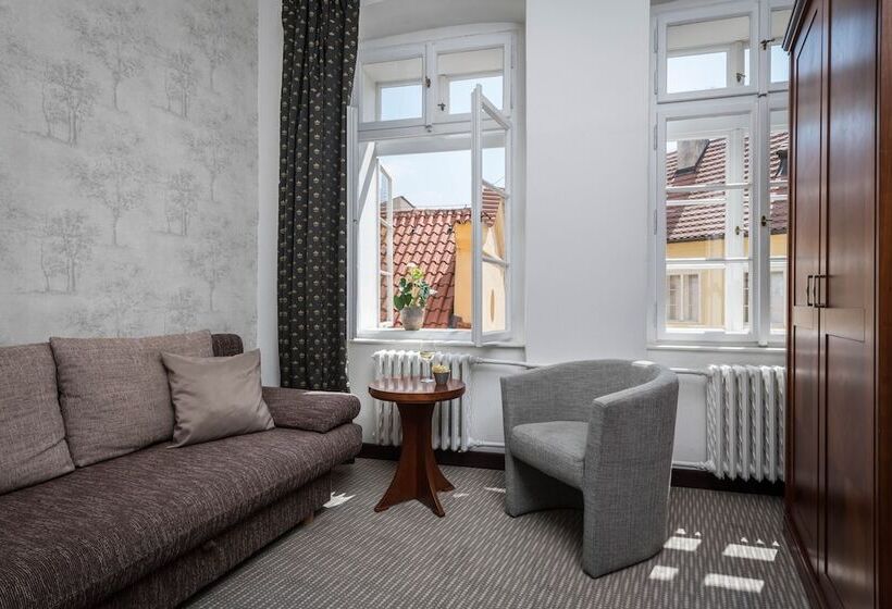 سوییت, Monastery Garden Prague