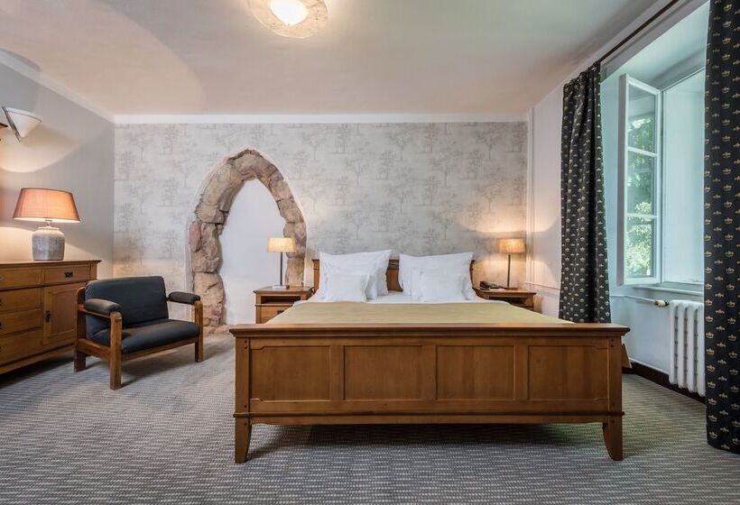 سوییت, Monastery Garden Prague