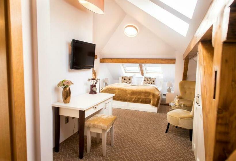 スタンダードルーム, Golfi