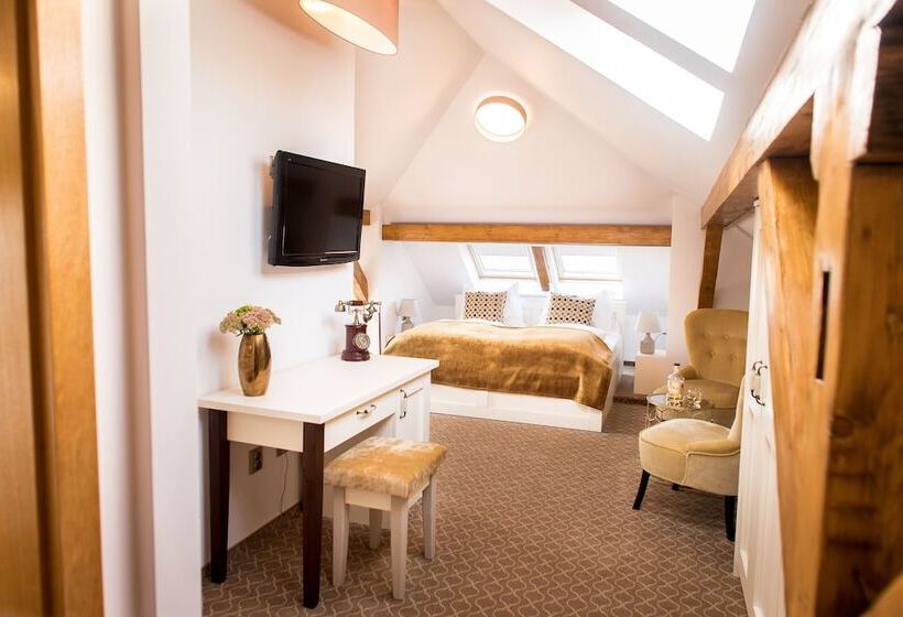 Quarto Triplo Standart, Golfi
