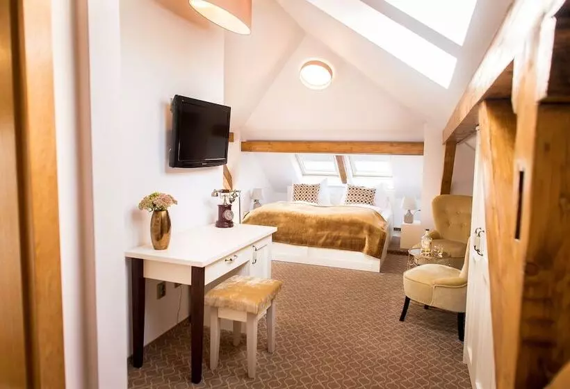 Chambre Triple Standard, Golfi