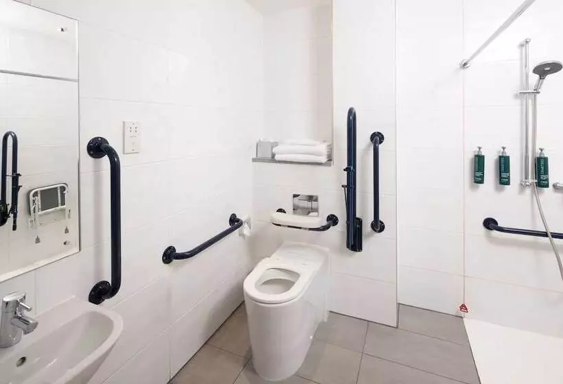 身障者適用スタンダードルーム, Hilton Northampton