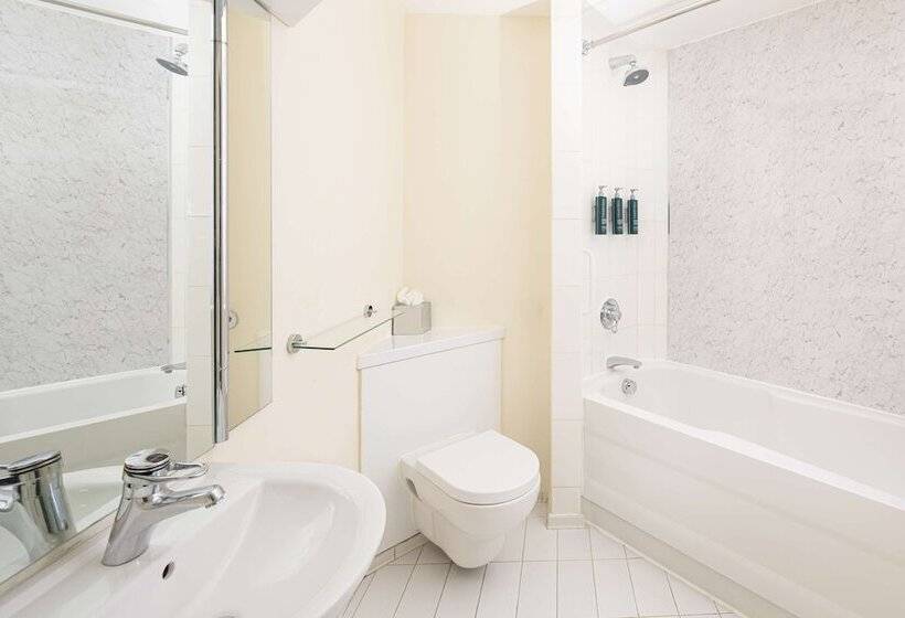 身障者適用スタンダードルーム, Hilton Northampton