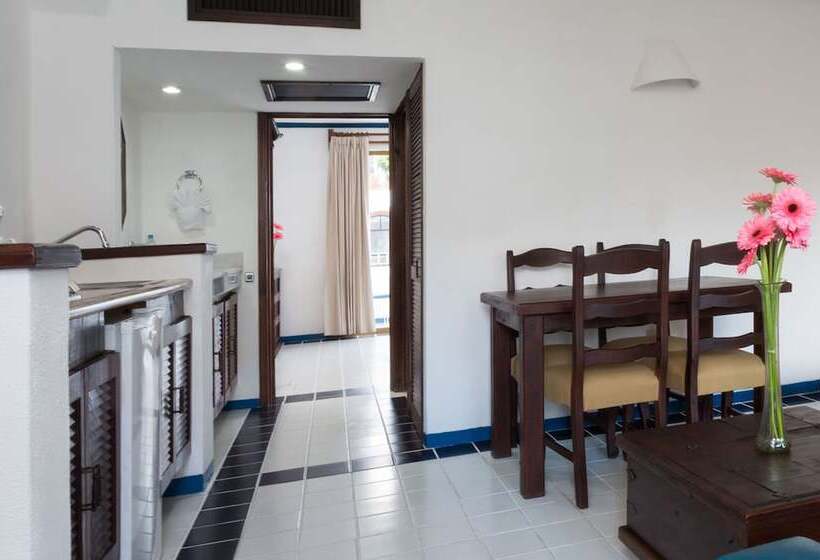 Juniorsvit, Los Arcos Suites