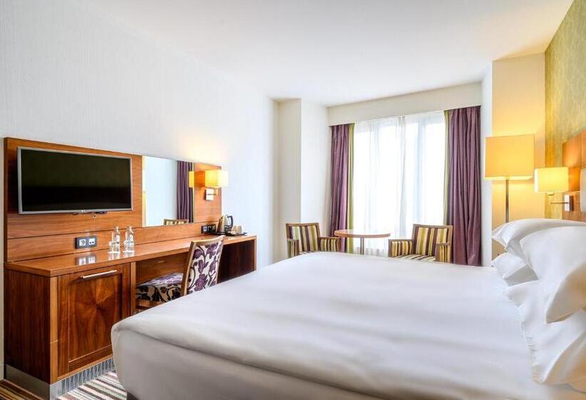 キングサイズベッドのクラシックルーム, Mercure Liege City Centre