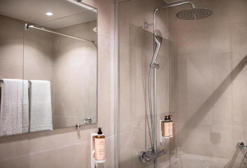 キングサイズベッドのデラックスルーム, Mercure Liege City Centre