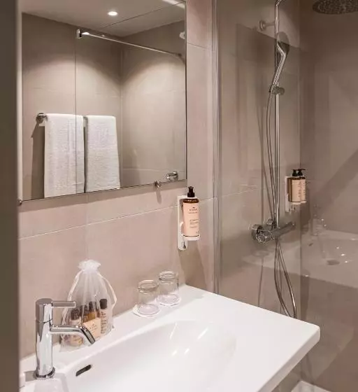 キングサイズベッドのデラックスルーム, Mercure Liege City Centre