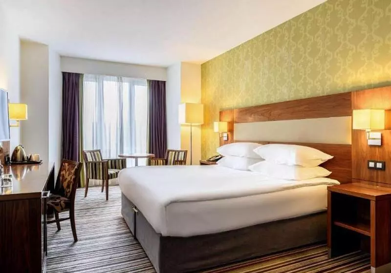 キングサイズベッドのデラックスルーム, Mercure Liege City Centre