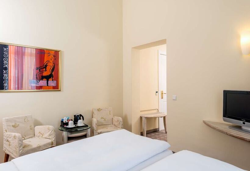 수피리어 룸, NH Potsdam