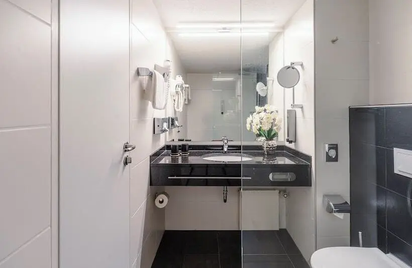 Comfort Yhden Hengen Huone, Plaza Premium Darmstadt