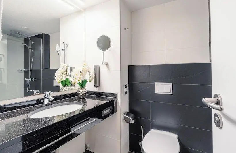 Comfort Yhden Hengen Huone, Plaza Premium Darmstadt