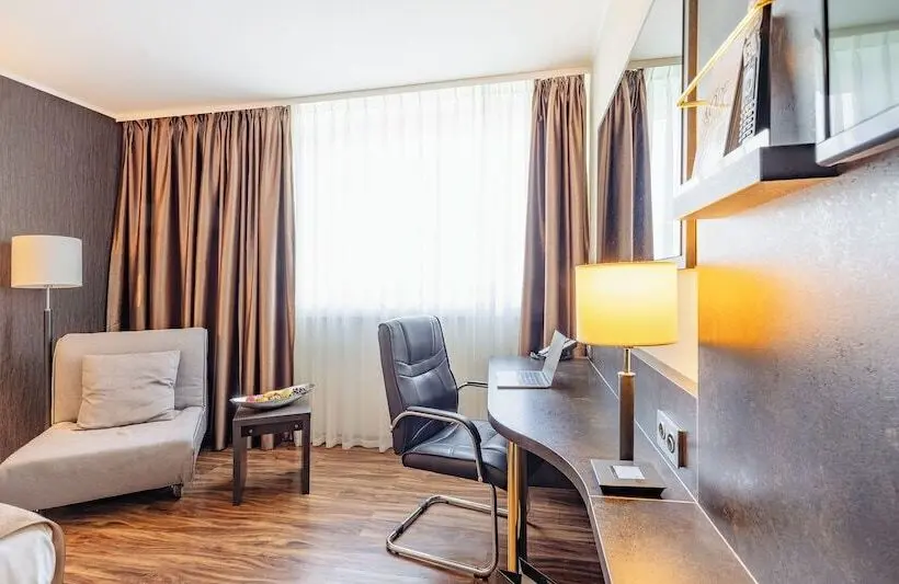 Comfort Yhden Hengen Huone, Plaza Premium Darmstadt
