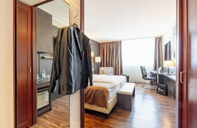 Comfort Yhden Hengen Huone, Plaza Premium Darmstadt
