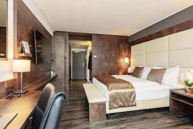 Standard-huone King-vuode, Plaza Premium Darmstadt