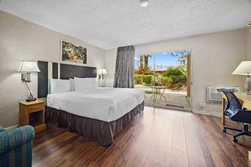 اتاق استاندارد با تخت بزرگ, Sol Springs Inn
