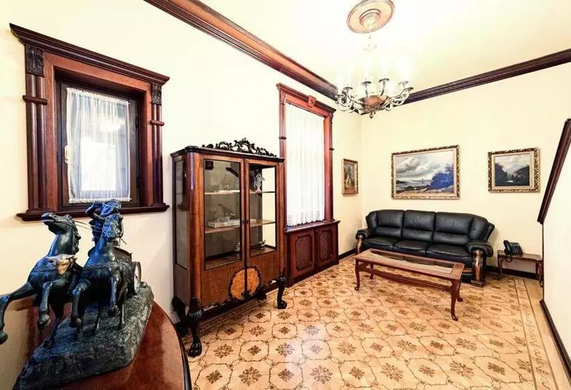 ドゥプレックスルーム, Vila Anna