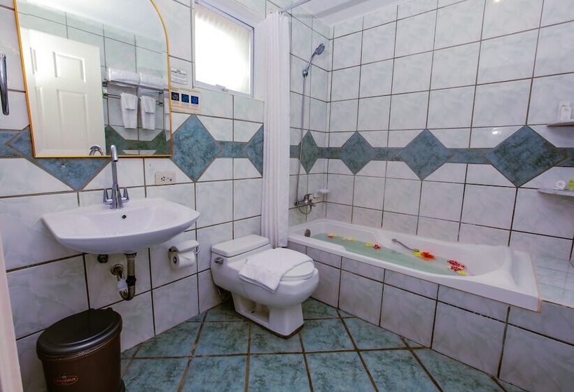 Lakosztály, Paradise Garden Hotel And Convention Center Boracay Powered By Aston