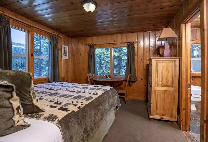 اتاق استاندارد, Tamarack Lodge