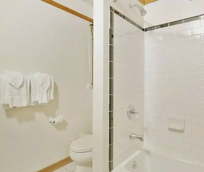 کابین, Tamarack Lodge