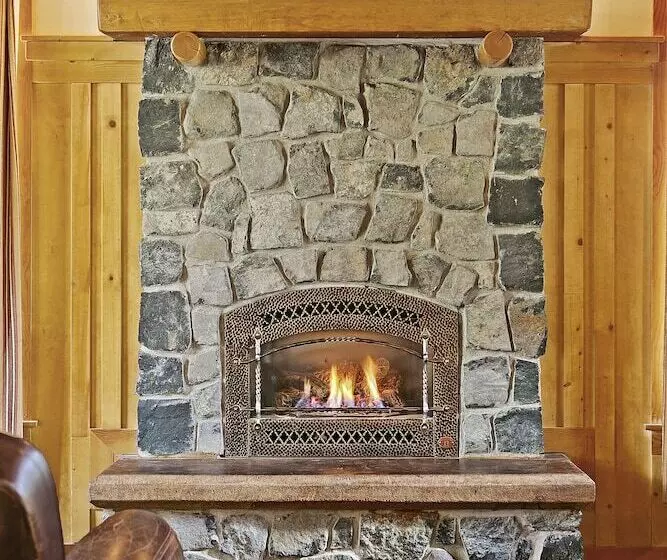 کابین, Tamarack Lodge