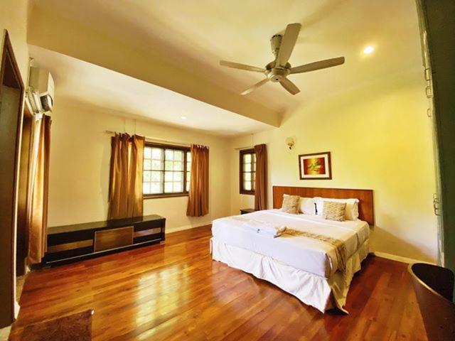 فيلا 5 غرف نوم, Tiara Labuan