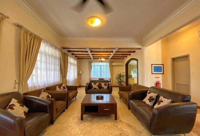 فيلا 5 غرف نوم, Tiara Labuan