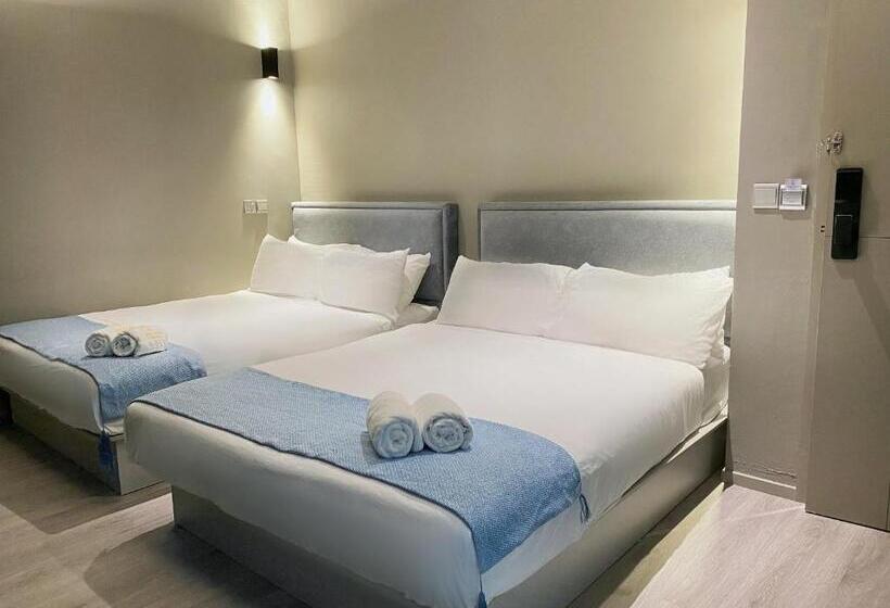 اتاق خانوادگی, Calmo Bugis